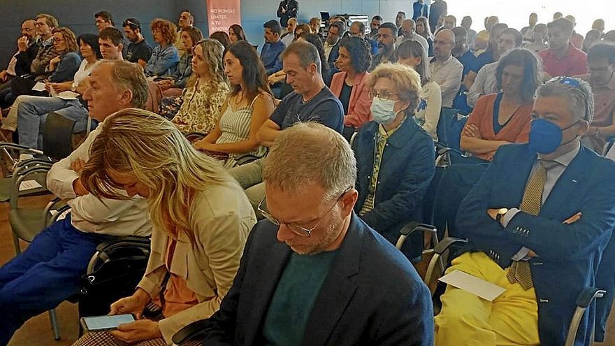 Invitados al acto ayer en el edificio Atalaya del Circuito de Navarra en Los Arcos.