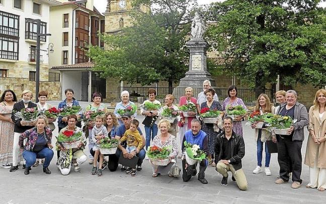 Sarituak, Urretxuko Iparragirre plazan. Sarituak, Urretxuko Iparragirre plazan.