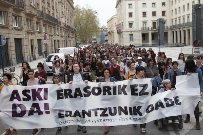 Manifestación en Gasteiz en repulsa del doble crimen de 2018.