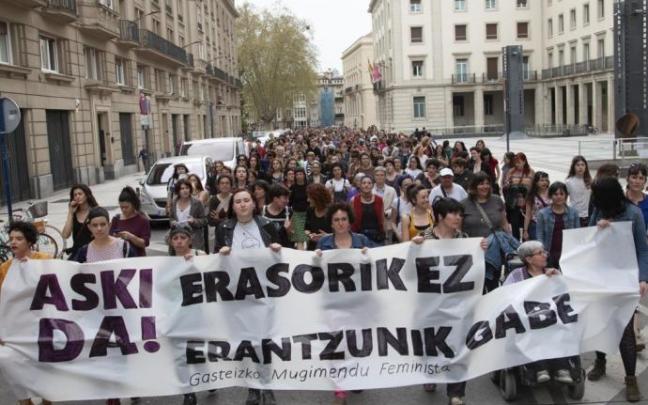 Manifestación en Gasteiz en repulsa del doble crimen de 2018.