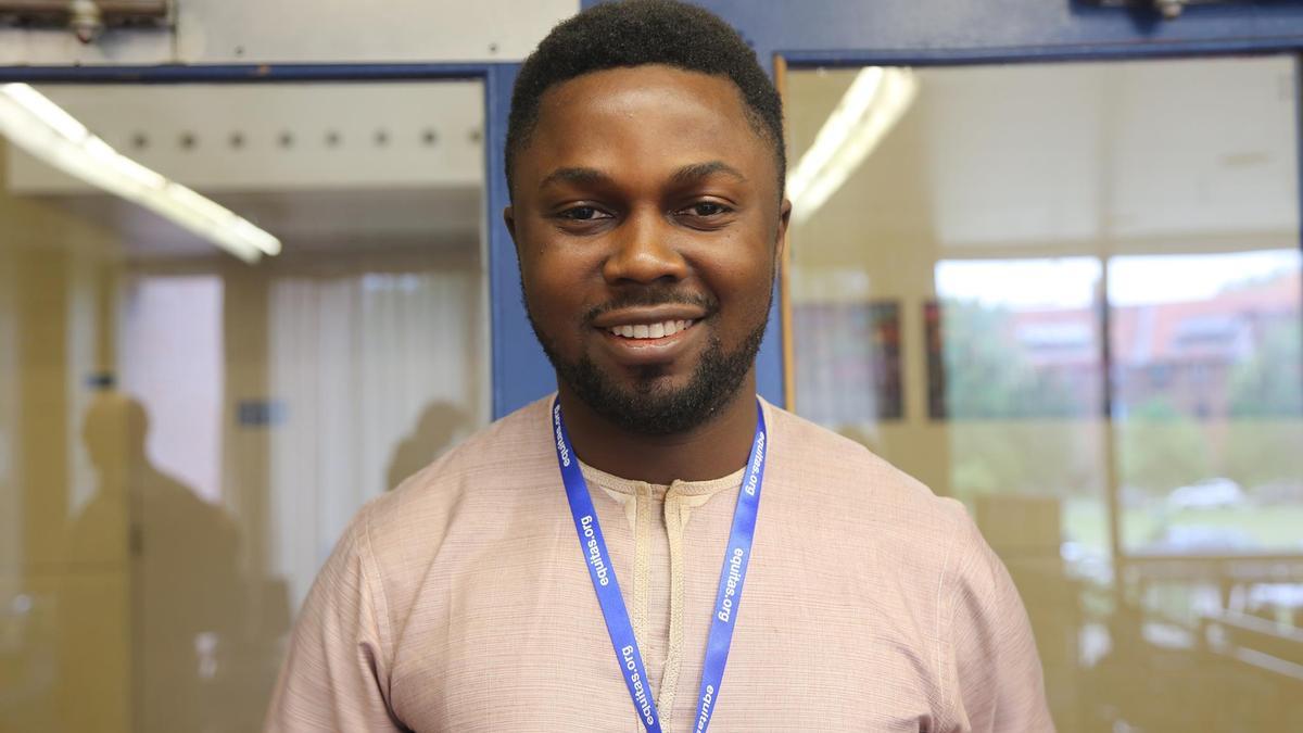 El periodista galardonado con el Premio Brunet.