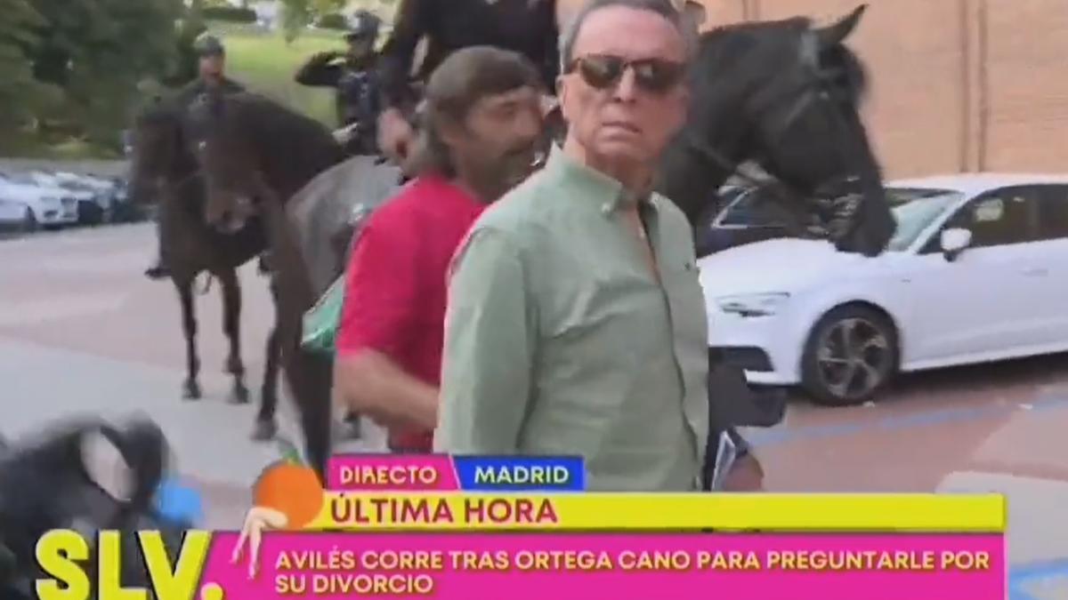 Ortega Cano, este viernes lanzando una mirada de odio a los reporteros.