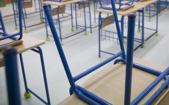 El resto de estudiantes y de personal educativo han sido evacuados de las aulas y trasladados al gimnasio del colegio.