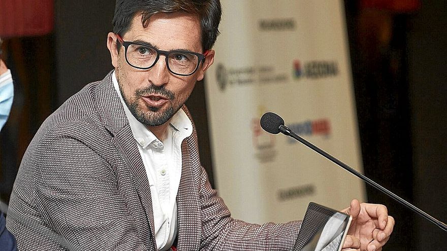 El presidente de la Federación Navarra de Atletismo, Rodrigo Domínguez, en la sesión del Foro Deporte y Sociedad en febrero de este año.