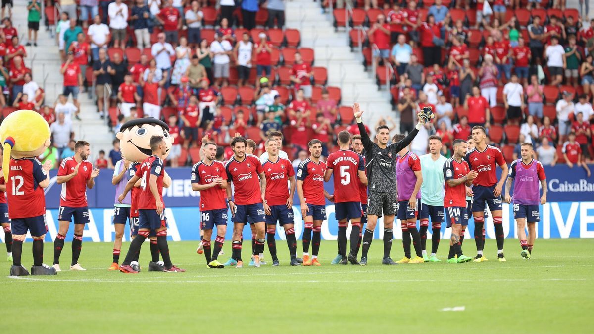 Los jugadores de Osasuna celebran su victoria