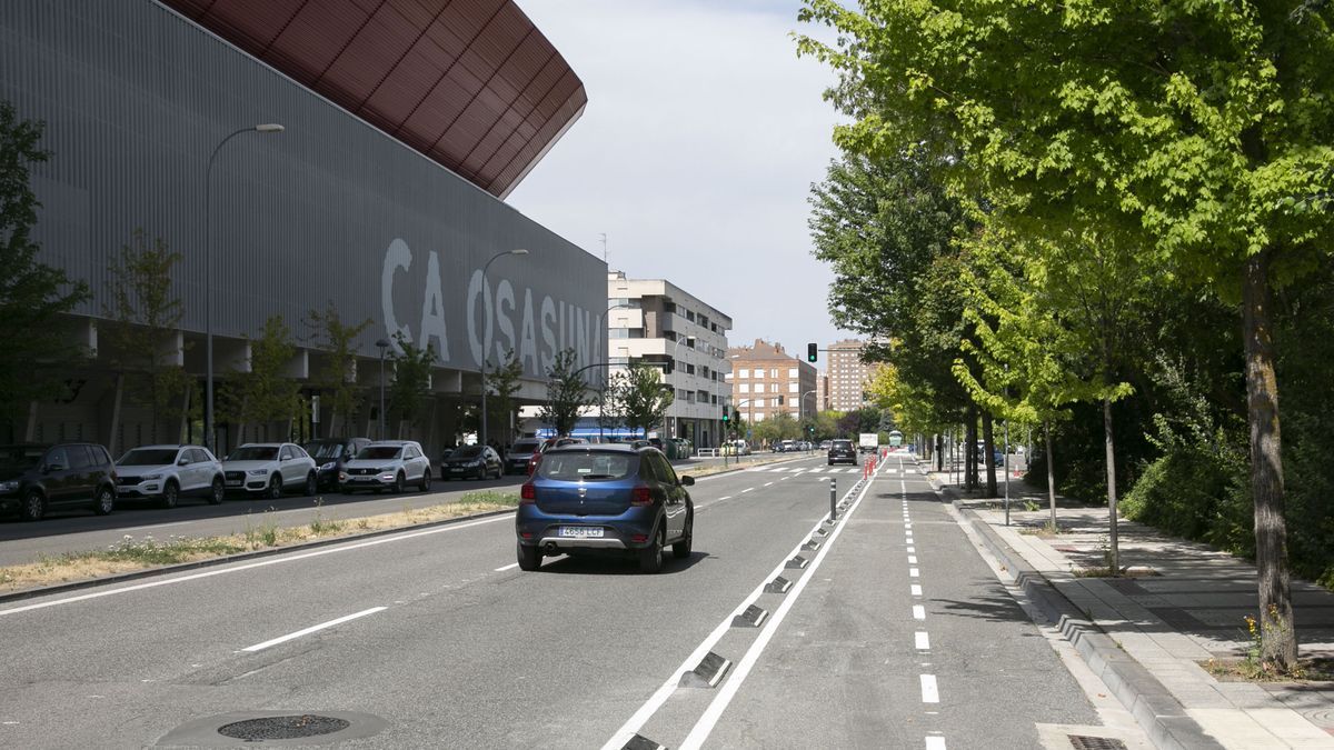 Nuevo tramo de carril bici junto a El Sadar.