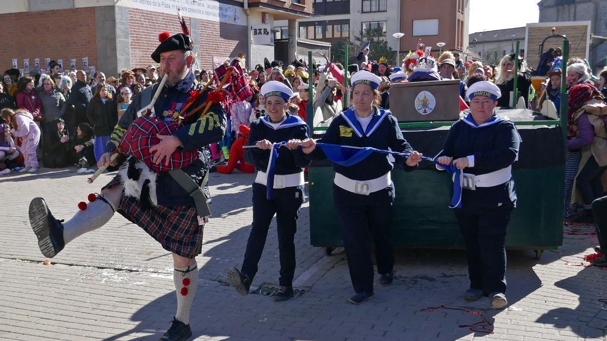 El cortejo fúnebre de Isabel II camino de la Abadía de Westminster pasó por Lekunberri.