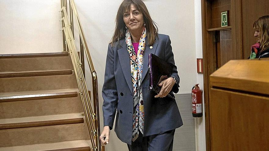 La vicelehendakari y consejera de Trabajo y Empleo, Idoia Mendia, en el Parlamento Vasco. | FOTO: E. P.