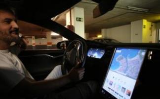 Interior de un Tesla.