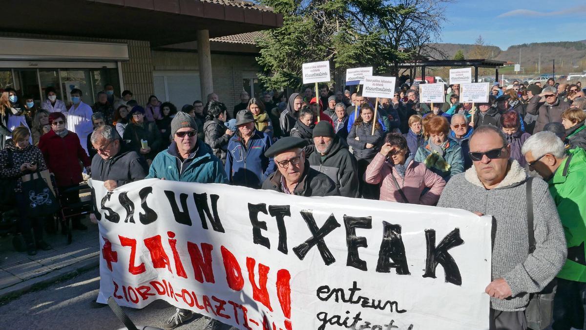 Concentraron delante del Centro de Salud de Altsasu.