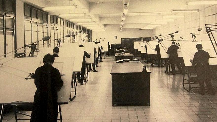 Delineantes trabajando en el interior de Sigma.