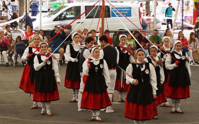 El grupo de danzas Ibai Lorak participar&aacute; en los actos.