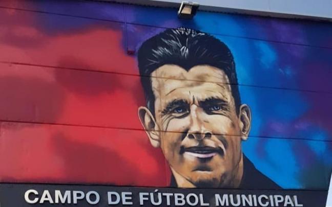 Acceso al "Campo de Futbol Municipal de Orkoien Juan Carlos Unzué", con el grafiti de Koldo Calvo. Acceso al "Campo de Futbol Municipal de Orkoien Juan Carlos Unzué", con el grafiti de Koldo Calvo.