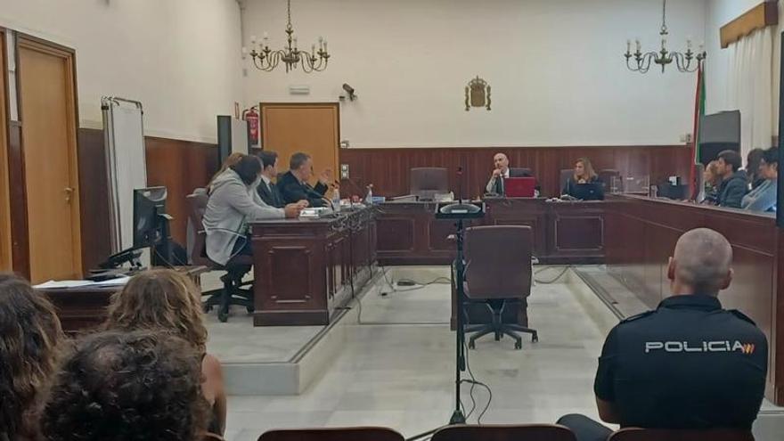 Imagen del juicio contra el acusado de decapitar a un hombre en Huelva.