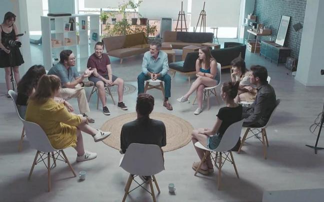 Imagen de una terapia grupal en ‘Necesito ayuda’.