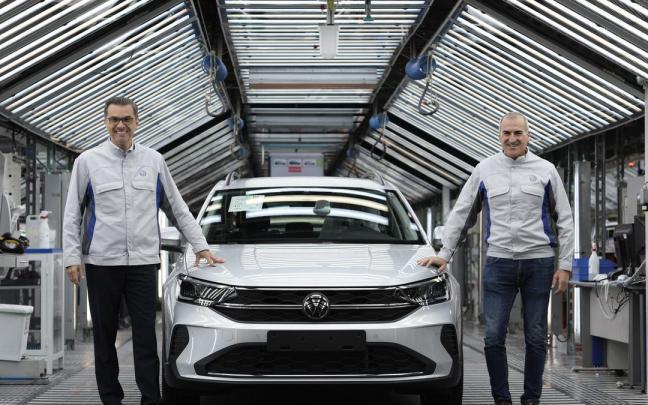 Michael Hobusch, presidente de Volkswagen Navarra (UGT), y Alfredo Morales, presidente del comité.