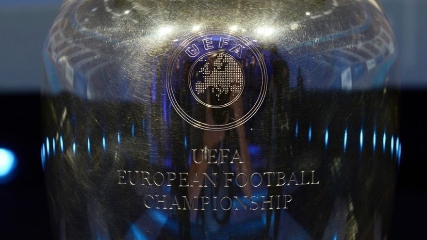 Imagen de archivo del trofeo de la Eurocopa.