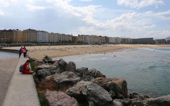 Zona de rocas de Sagúés, donde fue rescatada la persona por el helicóptero Zona de rocas de Sagúés, donde fue rescatada la persona por el helicóptero
