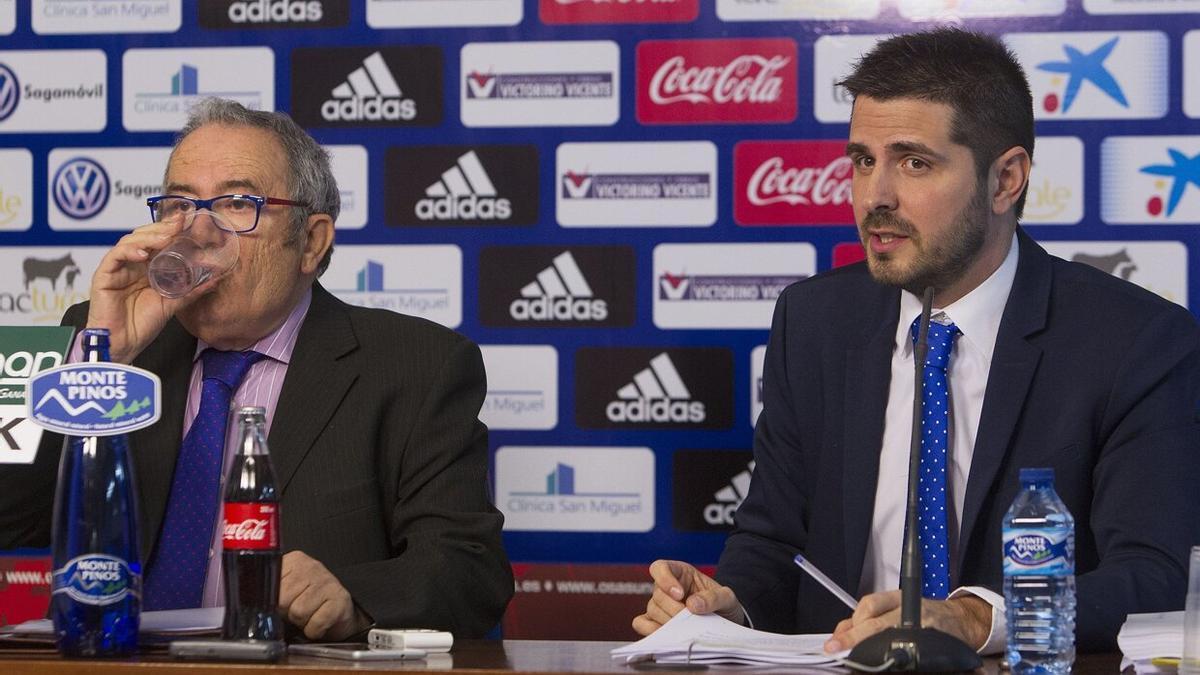 Miguel Ezcurdia, el abogado de Osasuna, junto al presidente Luis Sabalza en 2016.