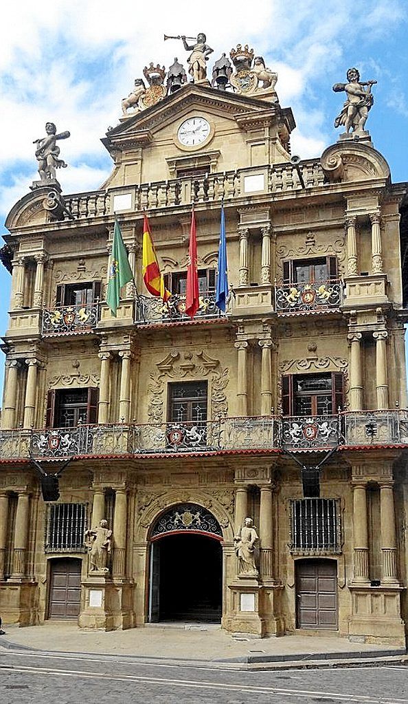 Fachada de la Casa Consistorial en agosto de 2022