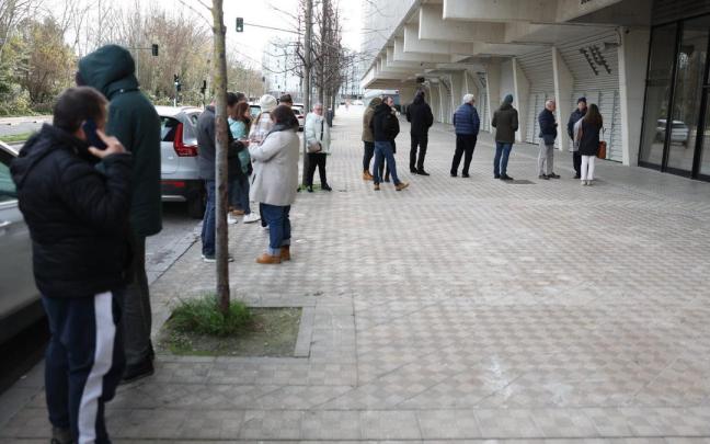 Colas esta ma&ntilde;ana de s&aacute;bado en las taquillas de El Sadar