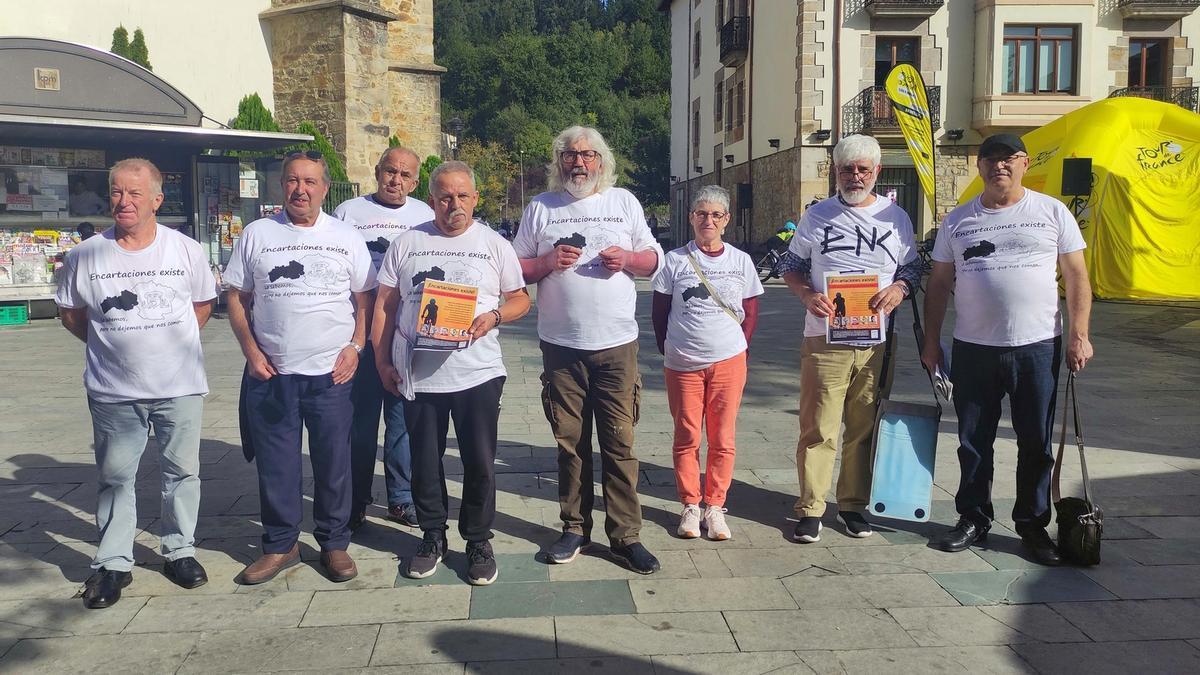 Paneles sobre la carrera en la plaza Euskadi.