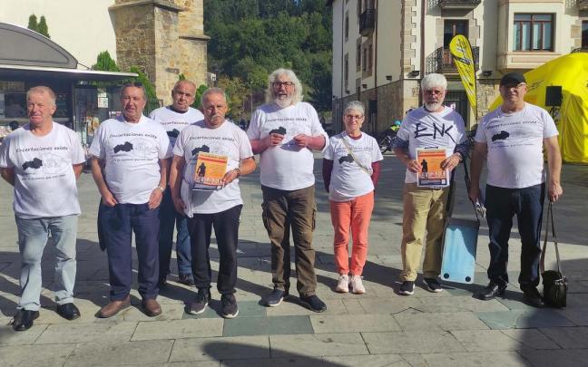 Paneles sobre la carrera en la plaza Euskadi.