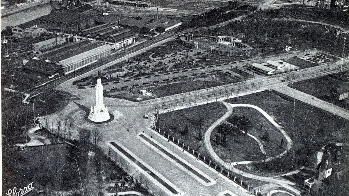 El año es 1927 y la imagen, tomada desde el aire, refleja cómo la colonización del Ensache fue muy lenta.