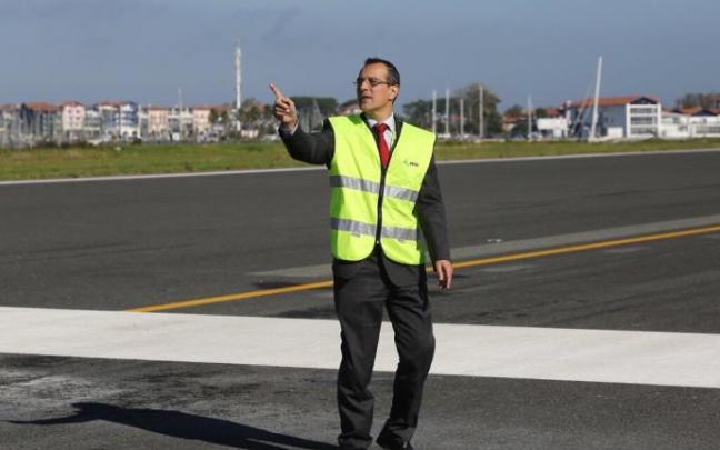 El director del aeropuerto de Hondarribia, José Manuel Sánchez Losada.