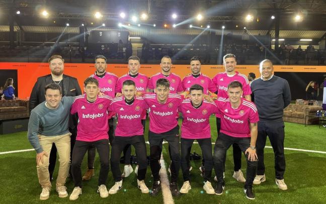 El equipo de Ibai Llanos, con Juvenal Edjogo a la derecha El equipo de Ibai Llanos, con Juvenal Edjogo a la derecha