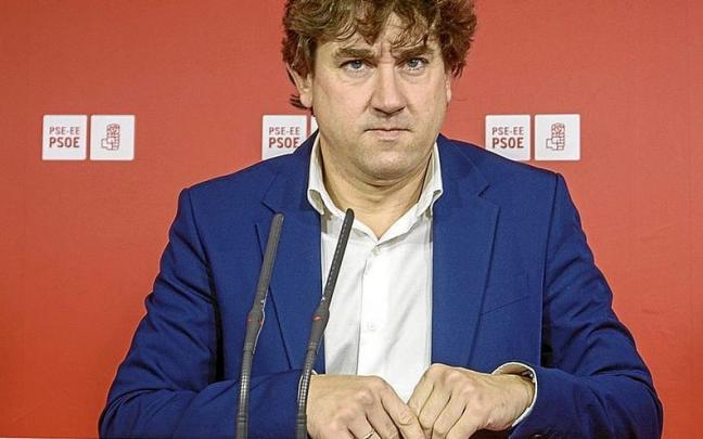 El secretario general del PSE, Eneko Andueza, en una anterior comparecencia. | FOTO: EFE