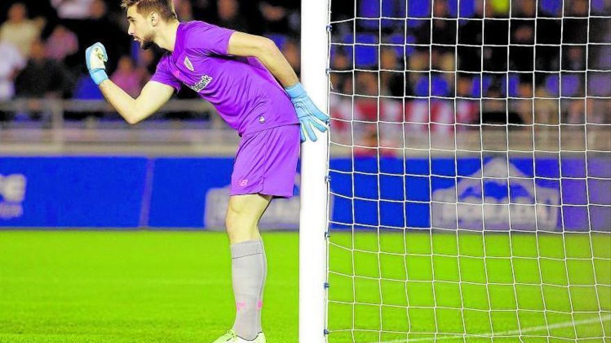 Jokin Ezkieta, en el duelo de Copa contra el Tenerife que supuso su debut con el Athletic.