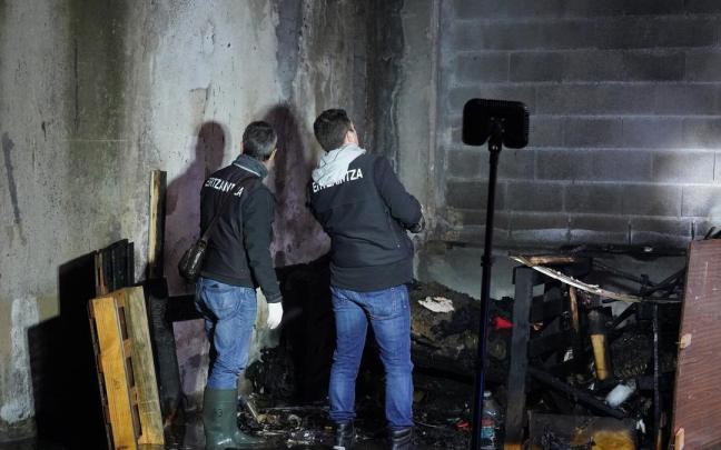 Un hombre muere en Bilbao en el incendio de una txabola en Bolueta Un hombre muere en Bilbao en el incendio de una txabola en Bolueta