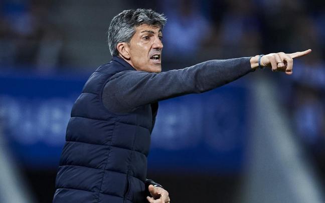 Imanol Alguacil se dirige a sus futbolistas. Imanol Alguacil se dirige a sus futbolistas.