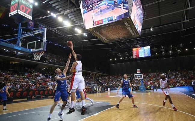 Partido Espa&ntilde;a - Islandia de baloncesto en el Navarra Arena