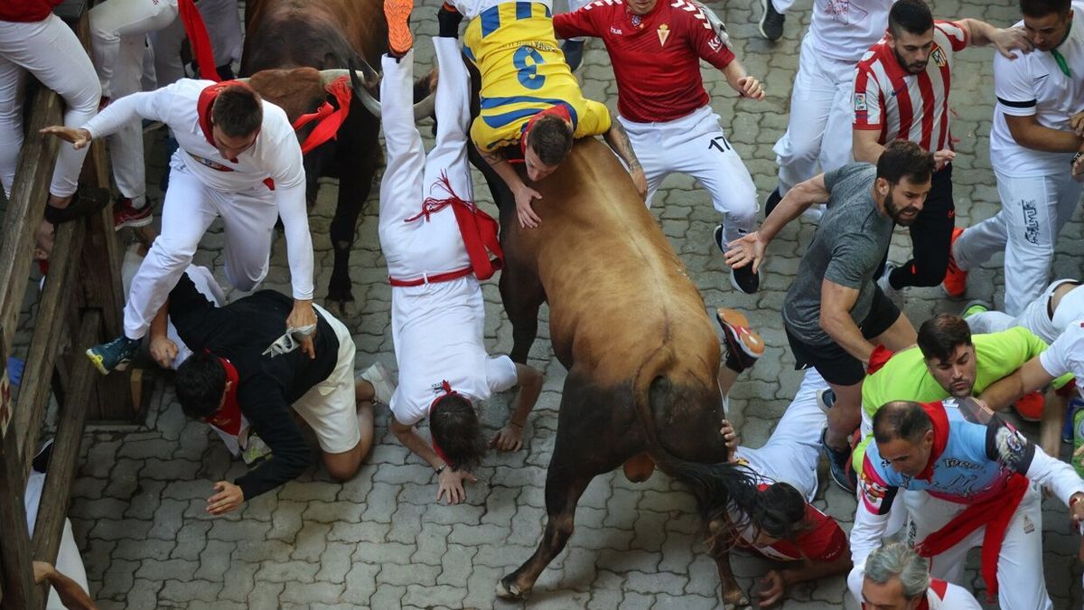 Sergio Rivera recibe un puntazo en el callejón