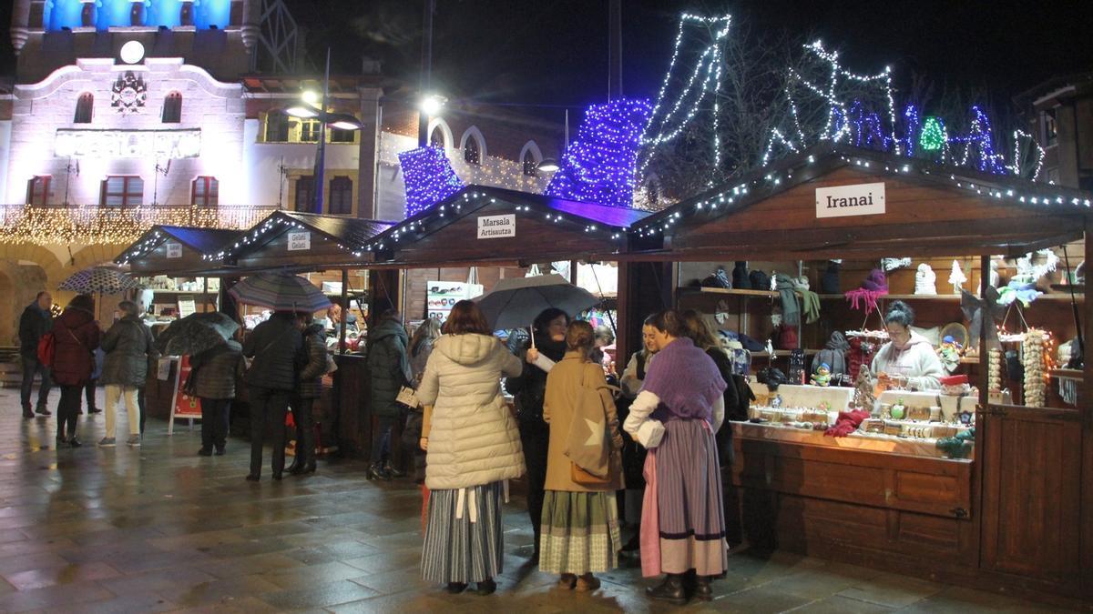 El ambiente navideño inundará la localidad con motivo de la feria de artesanía