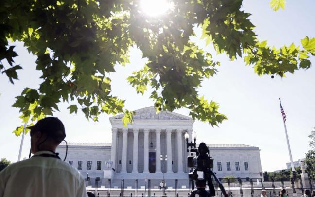 Fachada del Tribunal Supremo de Estados Unidos. Fachada del Tribunal Supremo de Estados Unidos.