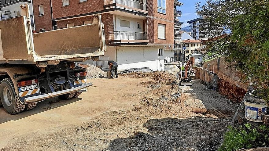 Obras para mejorar la accesibilidad en Aranagoikoa. | FOTO: N.G.