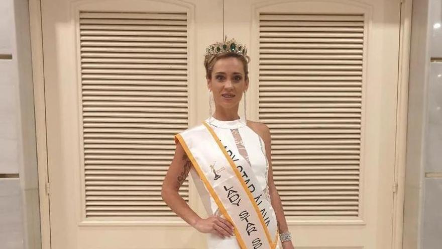 Idoia Ibañez, con la corona de ganadora