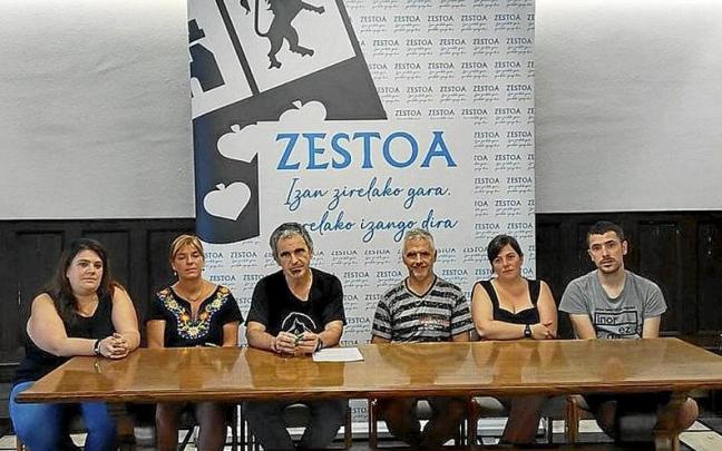 Representantes del Gobierno municipal de Zestoa. | FOTO: UDALA