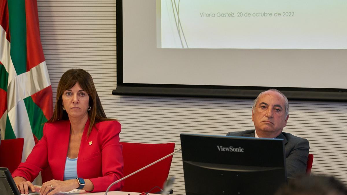 Idoia Mendia e Iñaki Arriola presentan el Plan Interinstitucional de Inversiones Estratégicas (PIIE).