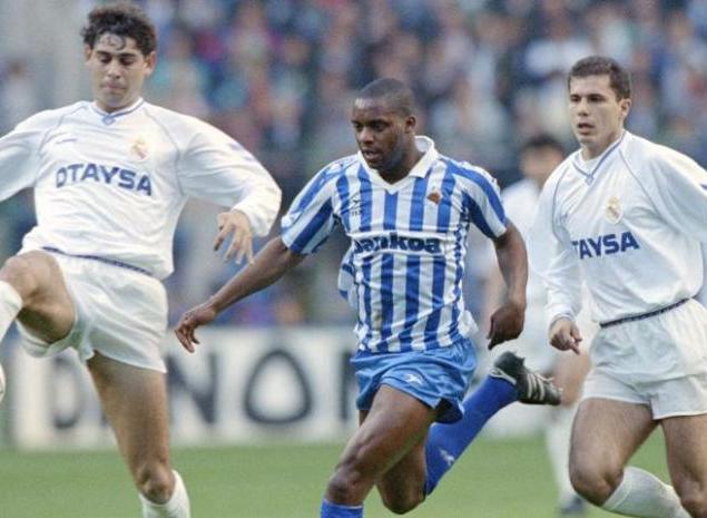 Dalian Atkinson, durante un partido de la temporada 1990-91 en el Santiago Bernabéu.