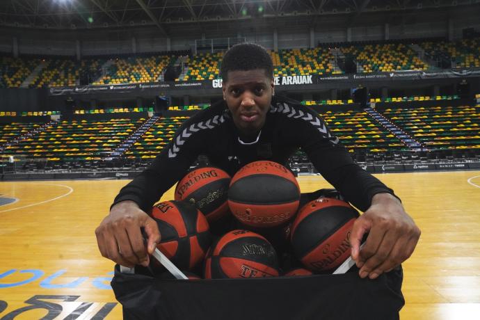 Damien Inglis, en el Bilbao Arena después del entrenamiento del miércoles.