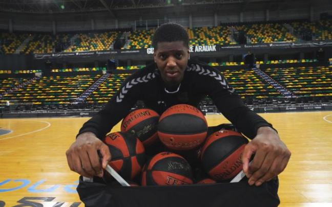 Damien Inglis, en el Bilbao Arena después del entrenamiento del miércoles.