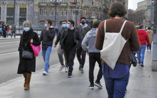 Desde el lunes no hay vigentes restricciones en Euskadi más allá del uso de mascarilla en interiores y del aforo en eventos deportivos. Desde el lunes no hay vigentes restricciones en Euskadi más allá del uso de mascarilla en interiores y del aforo en eventos deportivos.