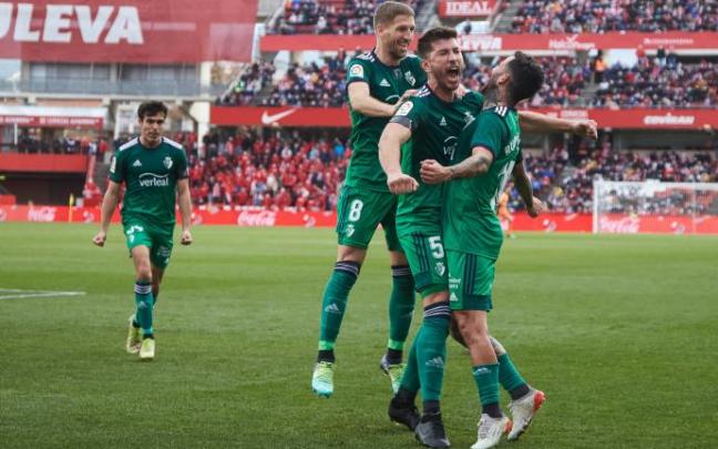 David García celebra el tanto que abrió el marcador. David García celebra el tanto que abrió el marcador.