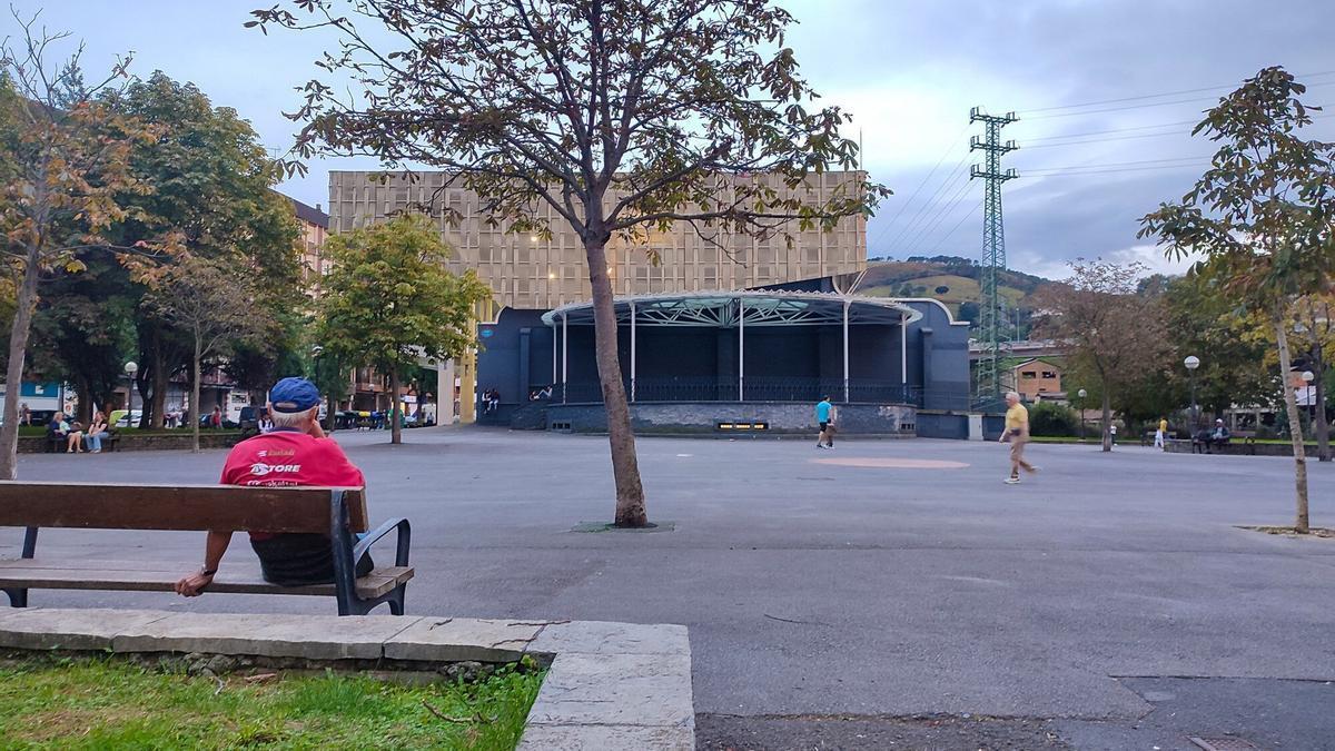 Plaza Azoka de Zorroza, donde ha sido detenida la mujer que había secuestrado un bebé.