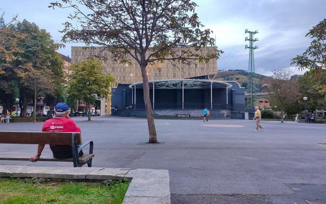 Plaza Azoka de Zorroza, donde ha sido detenida la mujer que había secuestrado un bebé.