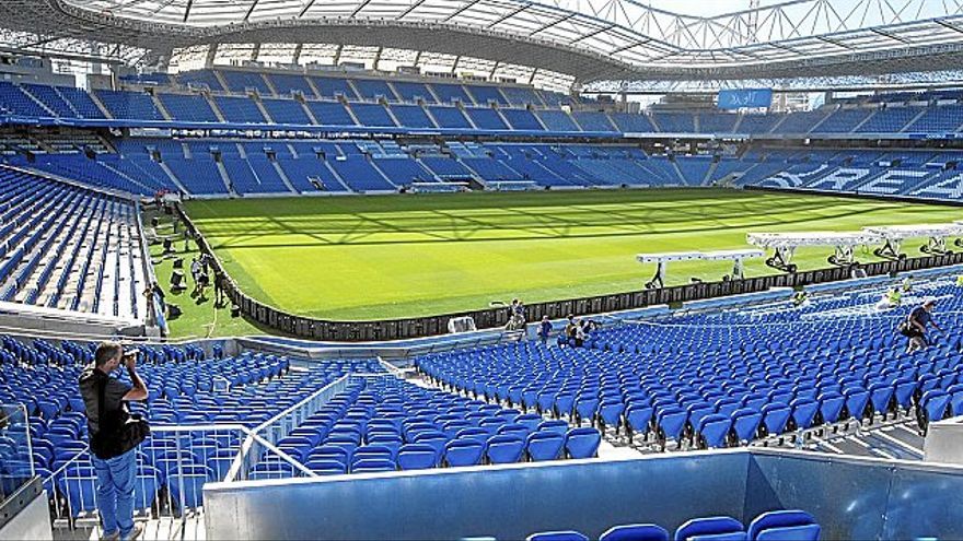 Vista panorámica del estadio de Anoeta justo antes de que se reinaugurara tras su remodelación.